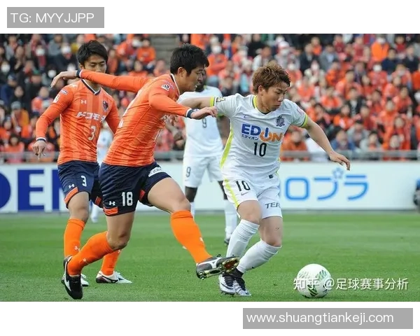 重庆足球队区域防守体系解析及其在比赛中的应用与效果分析