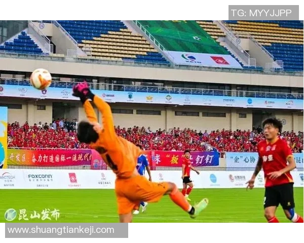 陈丽独家揭秘足球技巧与战术分享助你提升球技的秘诀