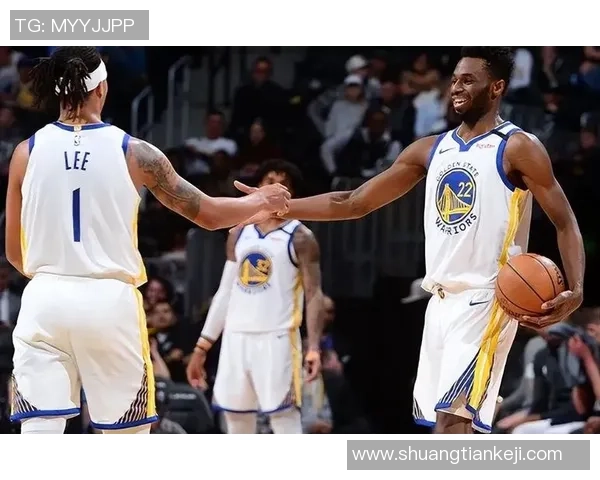 勇士与独行侠激战全场精彩瞬间回顾与分析