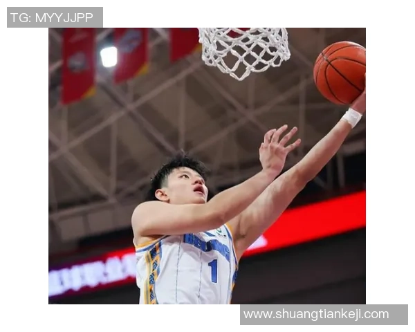 曾凡博的篮球之路：从青涩少年到闪耀赛场的未来之星